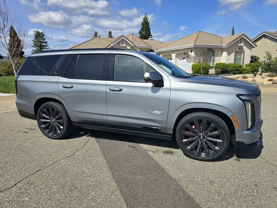 2025 Cadillac Escalade-V 5th Gen - Image 9 of 31