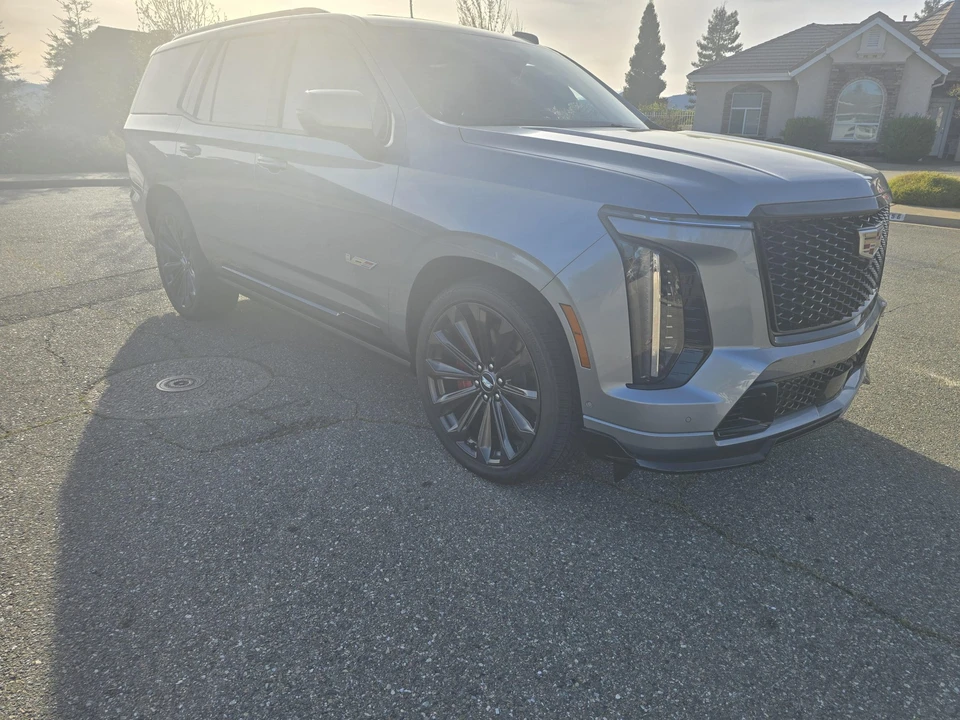 2025 Cadillac Escalade-V 5th Gen - Image 8 of 31