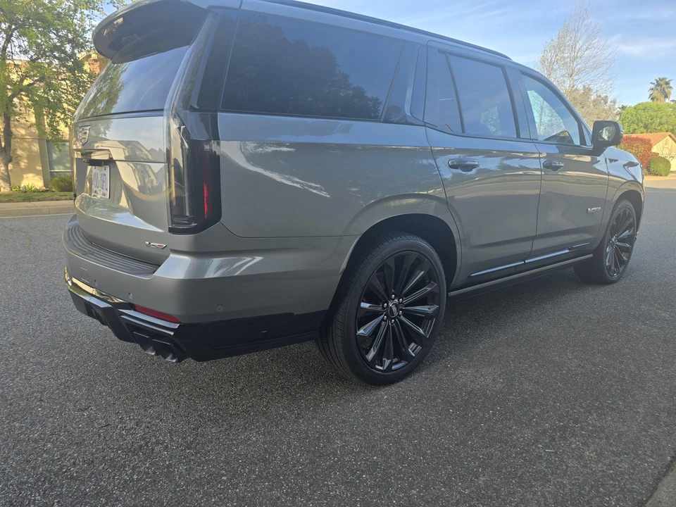 2025 Cadillac Escalade-V 5th Gen - Image 11 of 31