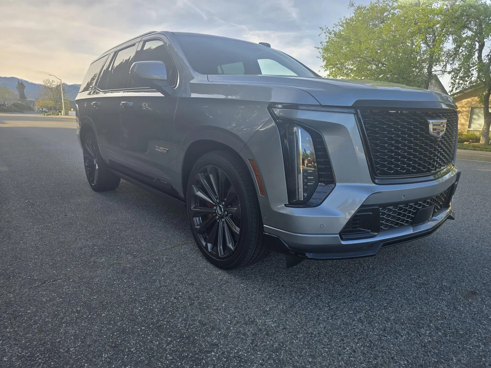 2025 Cadillac Escalade-V 5th Gen - Image 7 of 31