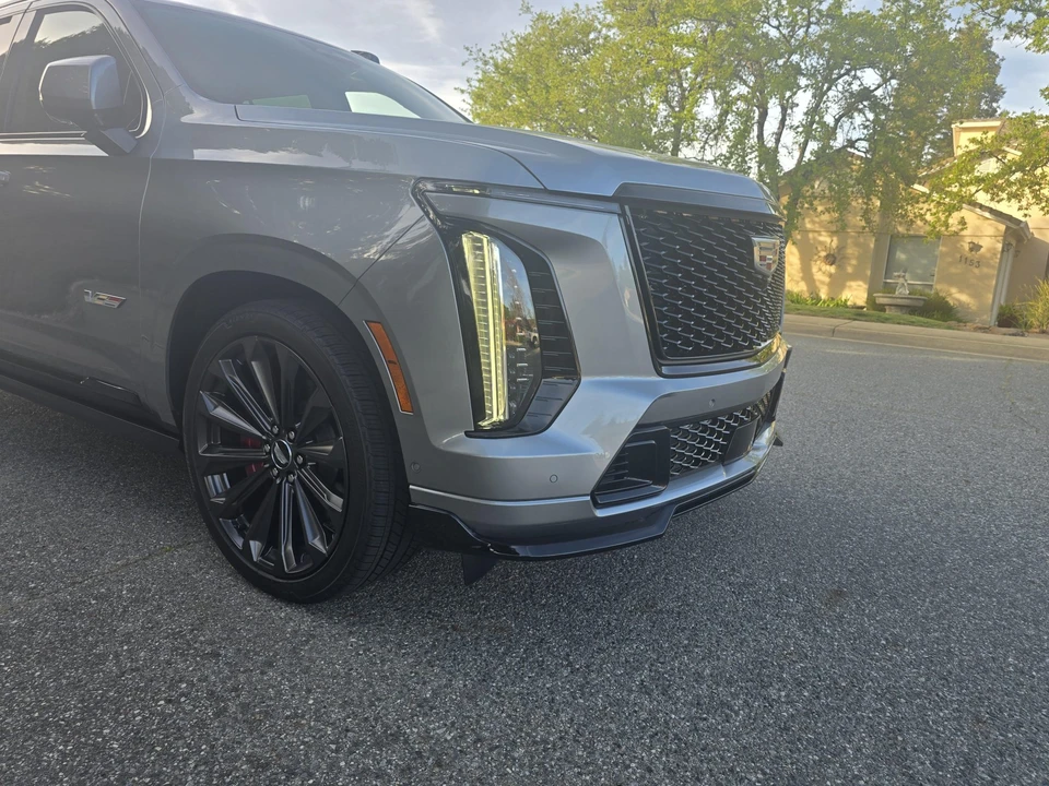 2025 Cadillac Escalade-V 5th Gen - Image 20 of 31