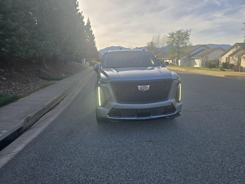 2025 Cadillac Escalade-V 5th Gen - Image 6 of 31