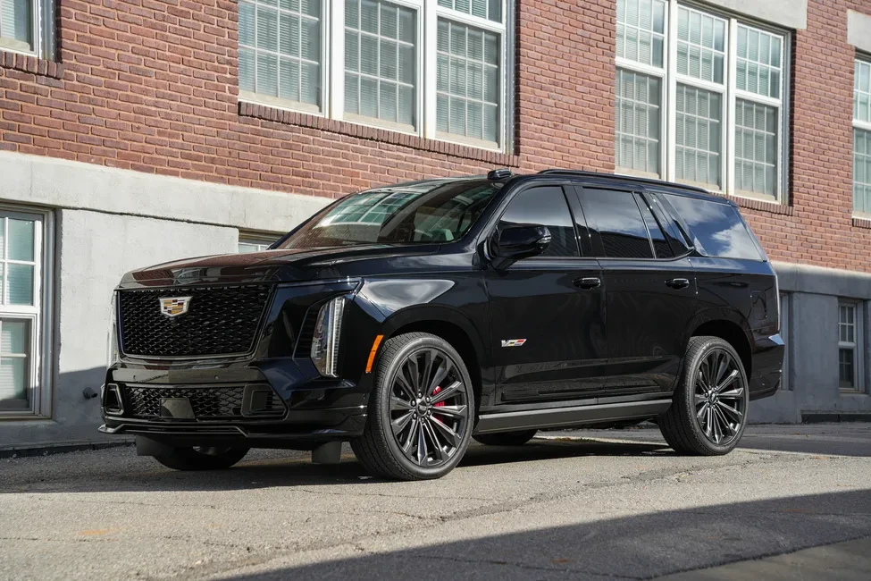 2025 Cadillac Escalade-V 5th Gen - Image 5 of 7