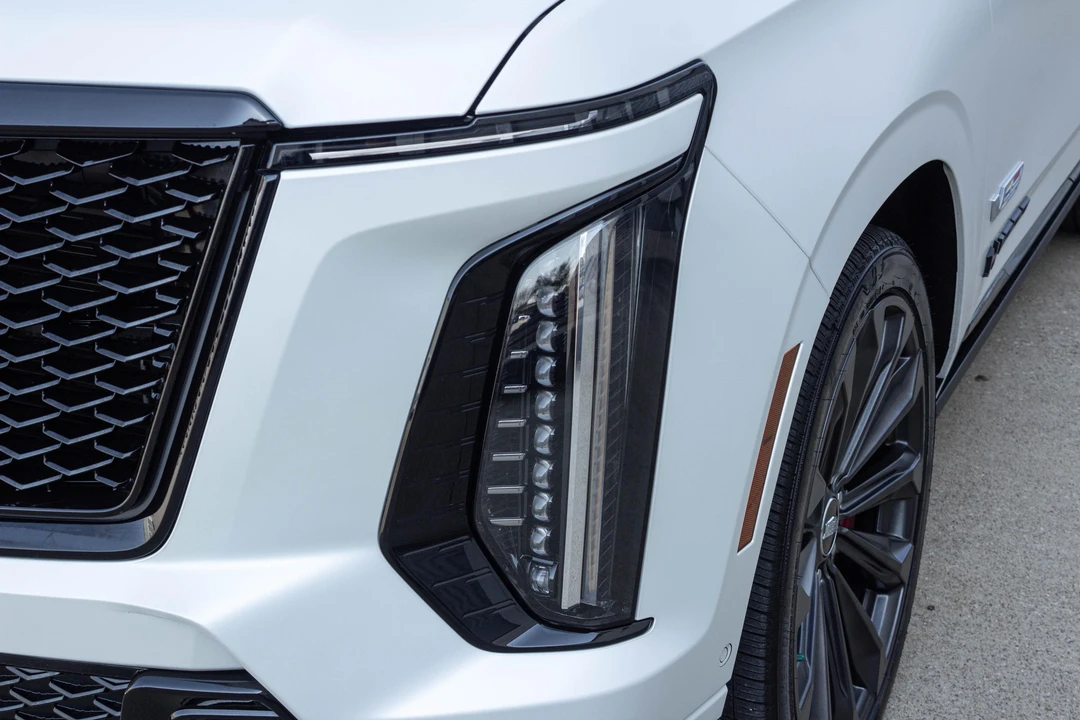 2025 Cadillac Escalade-V 5th Gen - Image 16 of 31