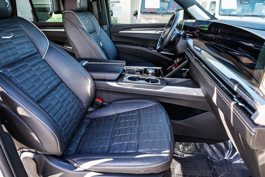 2025 Cadillac Escalade-V 5th Gen - Image 17 of 21
