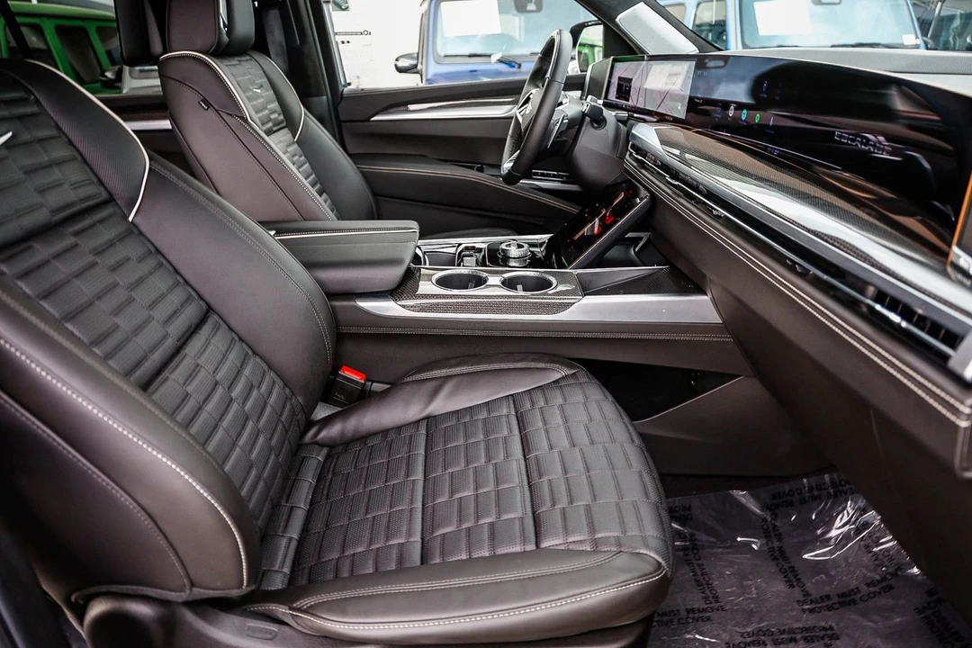 2025 Cadillac Escalade-V 5th Gen - Image 17 of 21