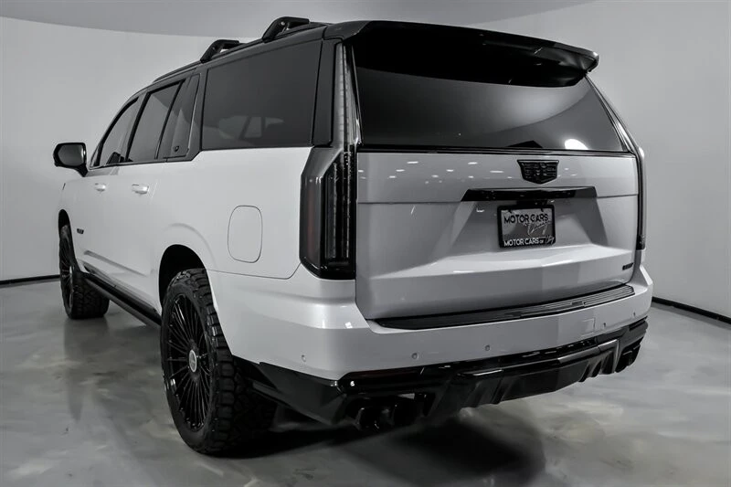 2025 Cadillac Escalade-V 5th Gen - Image 10 of 12