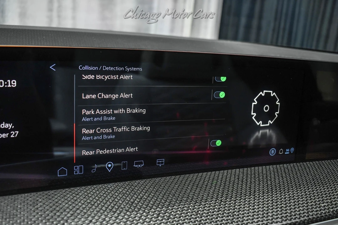 2025 Cadillac Escalade-V 5th Gen - Image 18 of 21