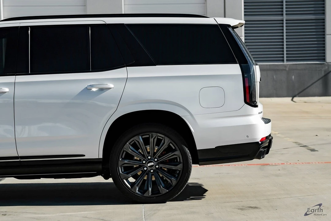2025 Cadillac Escalade-V 5th Gen - Image 7 of 12