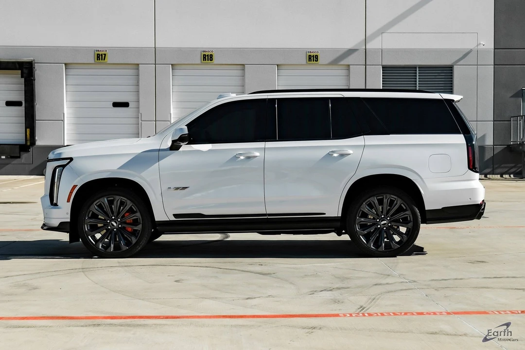 2025 Cadillac Escalade-V 5th Gen - Image 5 of 12