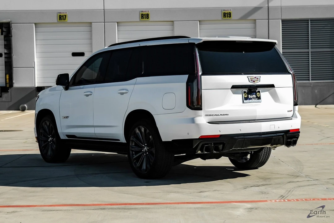 2025 Cadillac Escalade-V 5th Gen - Image 9 of 12
