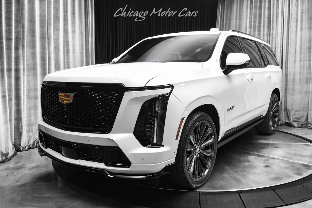 2025 Cadillac Escalade-V 5th Gen - Image 15 of 19
