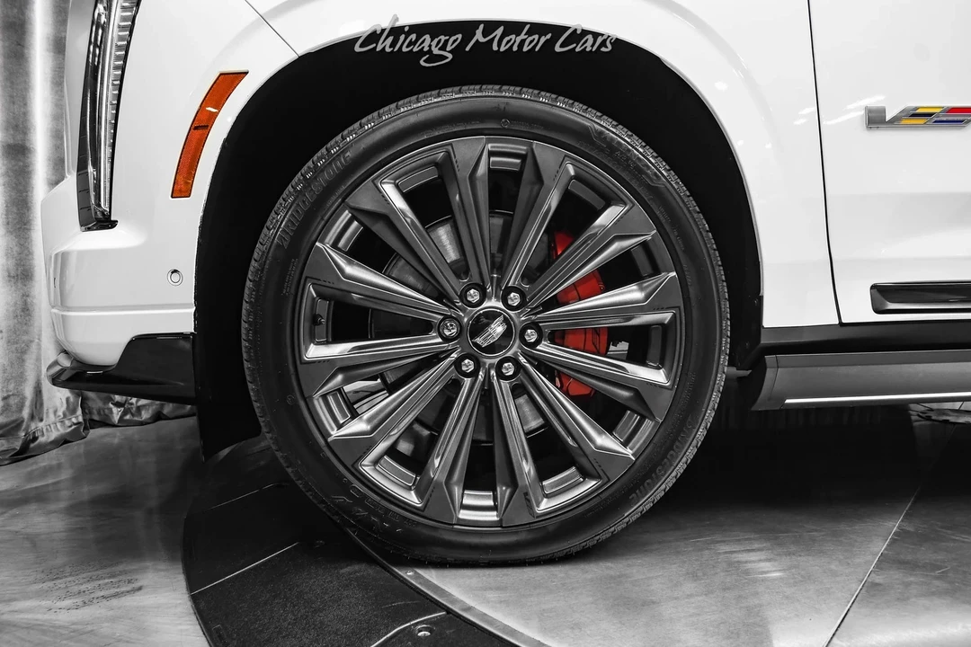 2025 Cadillac Escalade-V 5th Gen - Image 16 of 19