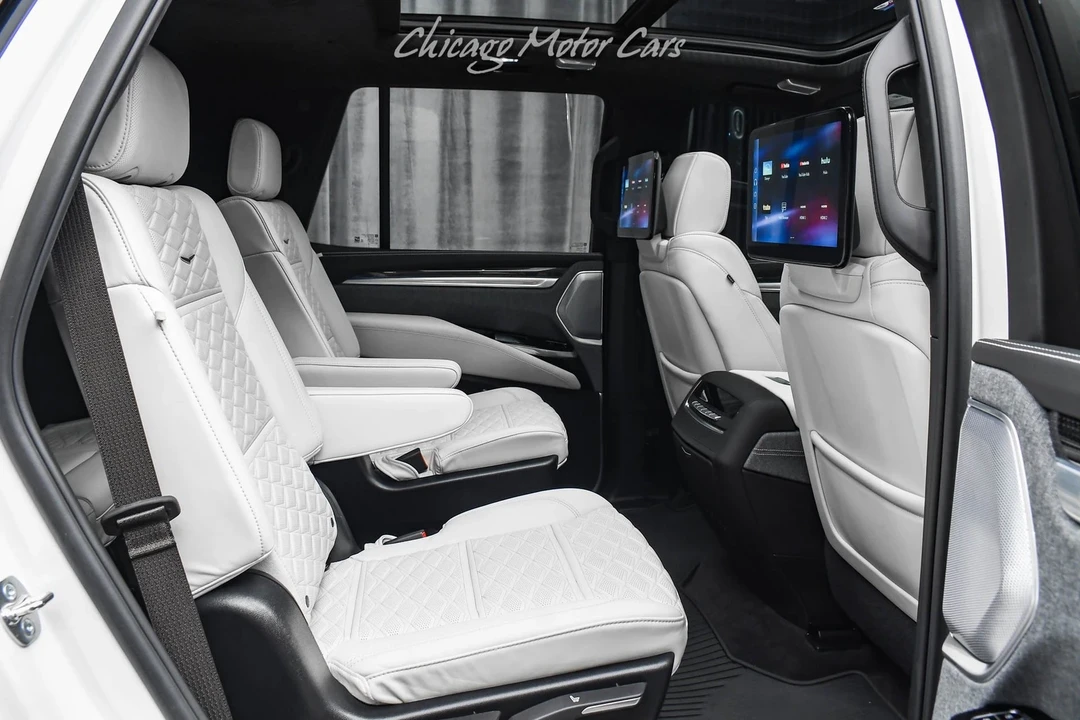 2025 Cadillac Escalade-V 5th Gen - Image 13 of 19