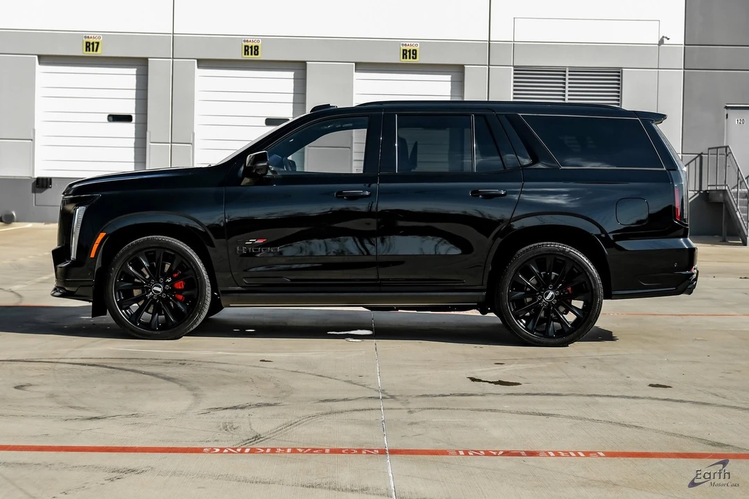 2025 Cadillac Escalade-V 5th Gen - Image 5 of 12