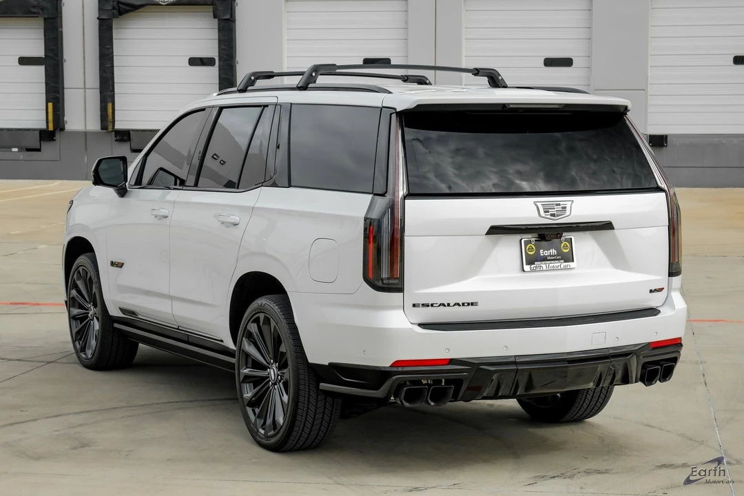 2025 Cadillac Escalade-V 5th Gen - Image 9 of 12