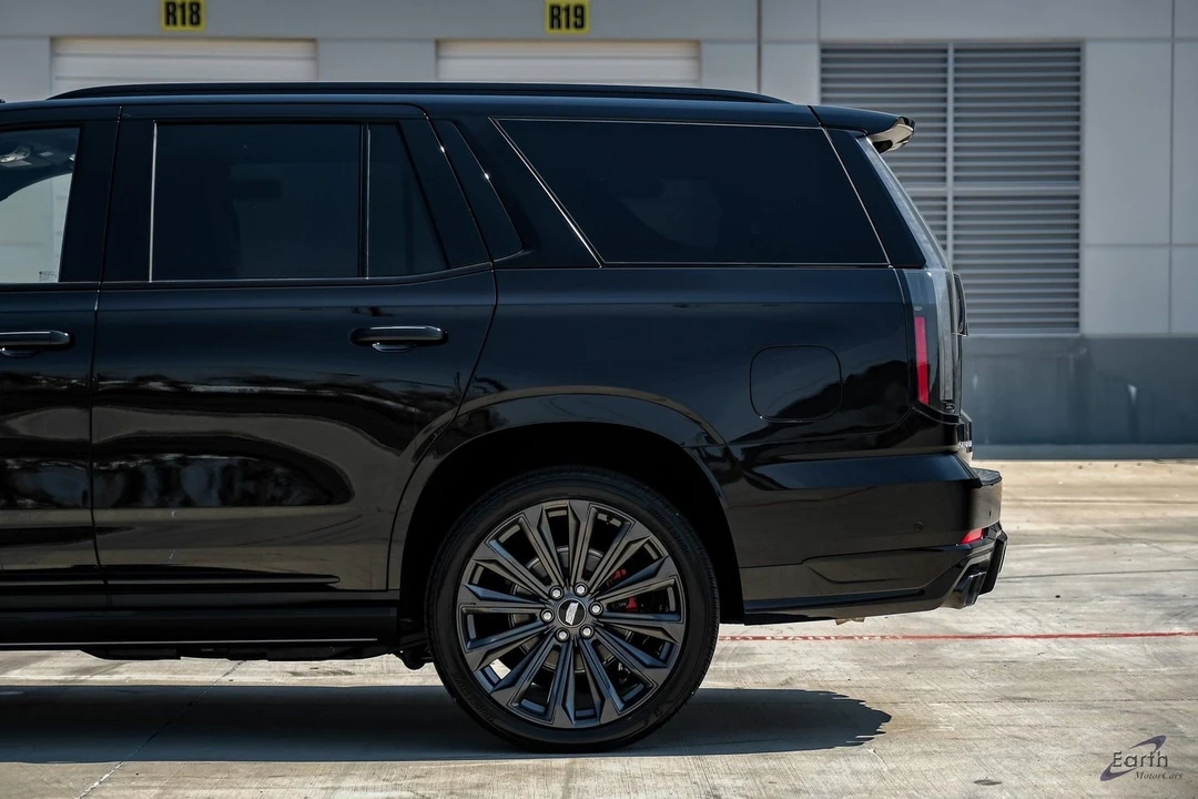 2025 Cadillac Escalade-V 5th Gen - Image 7 of 12
