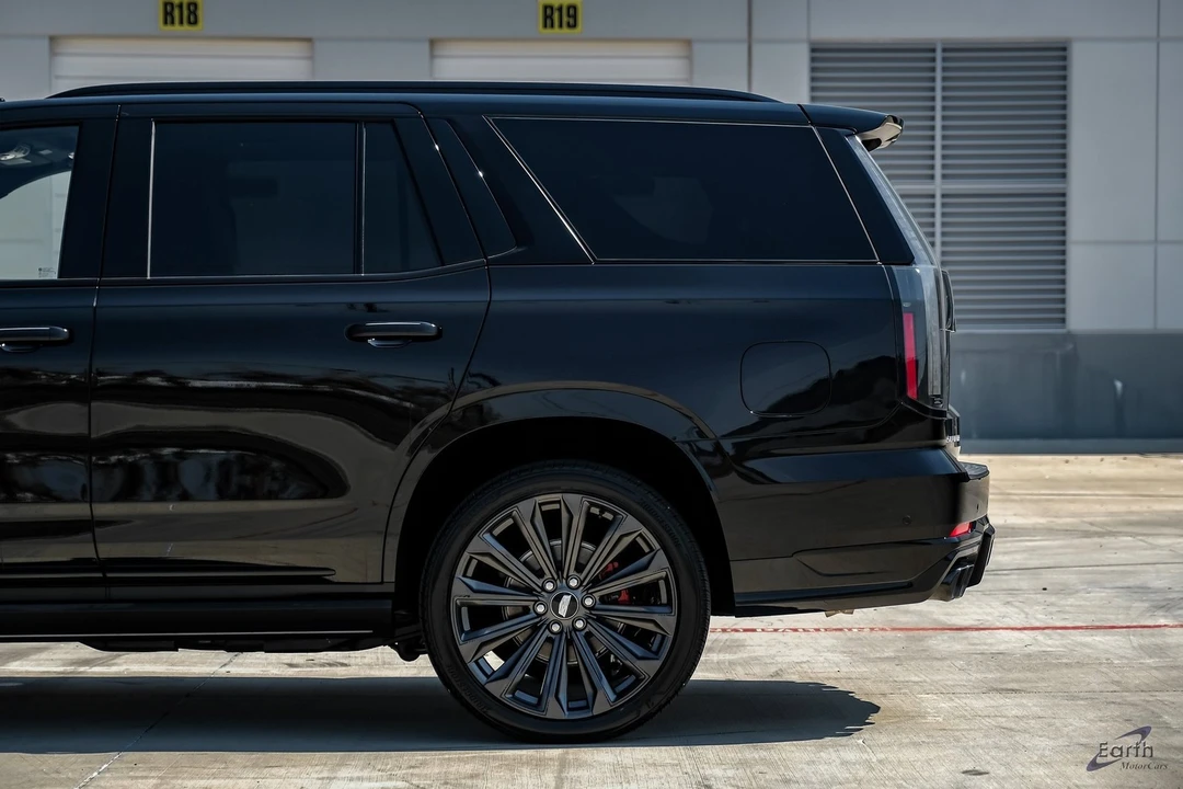 2025 Cadillac Escalade-V 5th Gen - Image 7 of 12