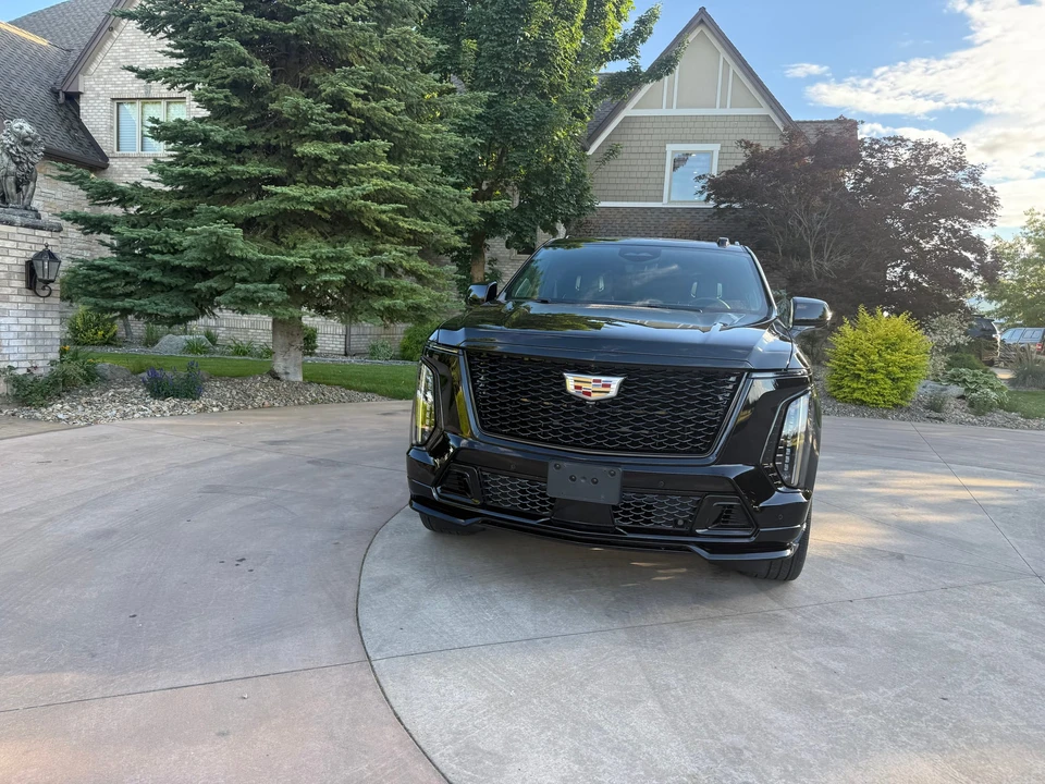 2025 Cadillac Escalade-V 5th Gen - Image 9 of 31