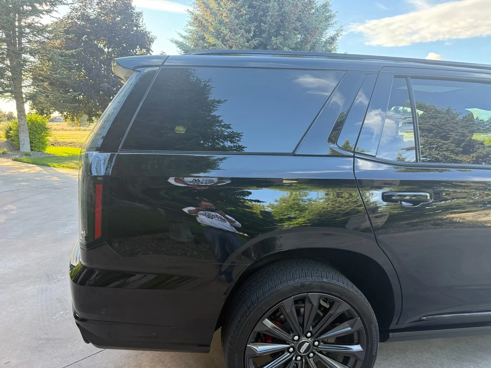 2025 Cadillac Escalade-V 5th Gen - Image 24 of 31