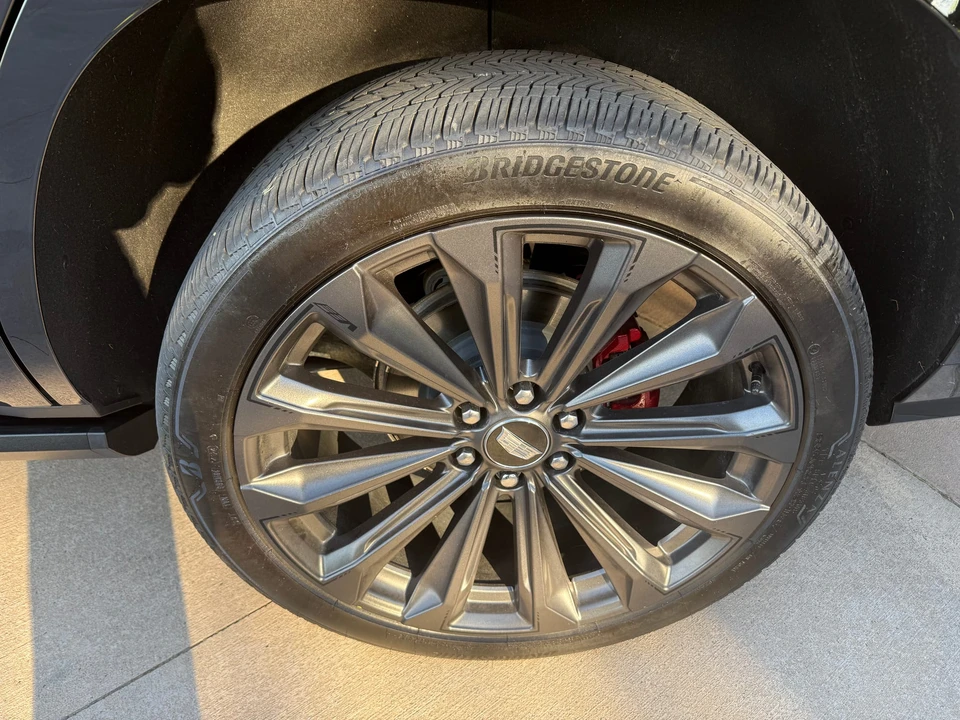 2025 Cadillac Escalade-V 5th Gen - Image 30 of 31