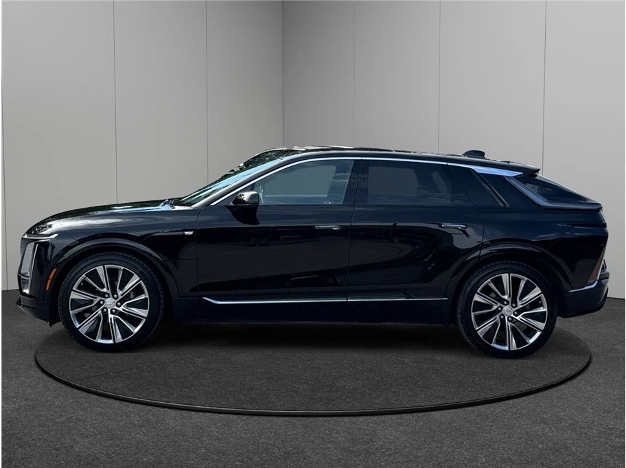 2025 Cadillac Lyriq - Image 5 of 21