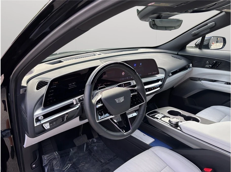 2025 Cadillac Lyriq - Image 6 of 21