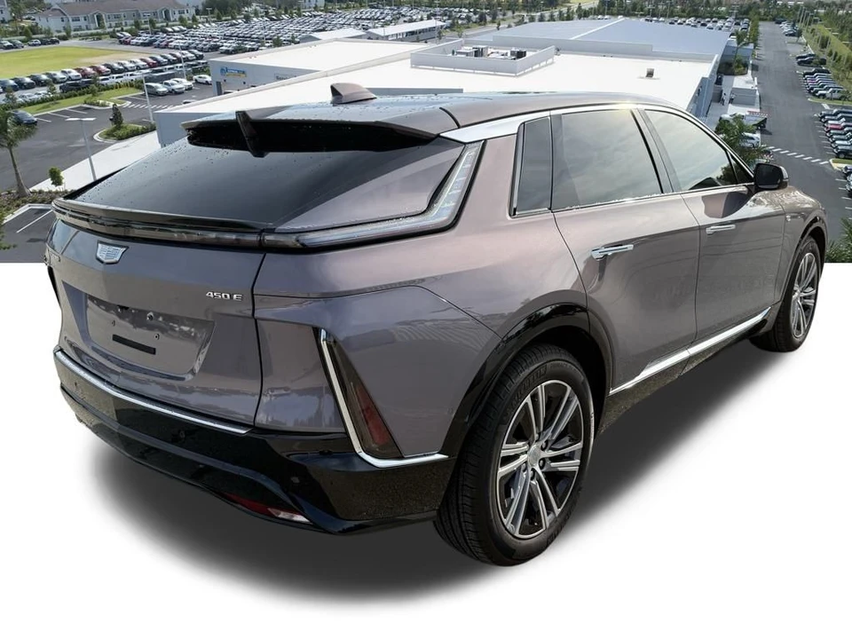 2025 Cadillac Lyriq - Image 4 of 12