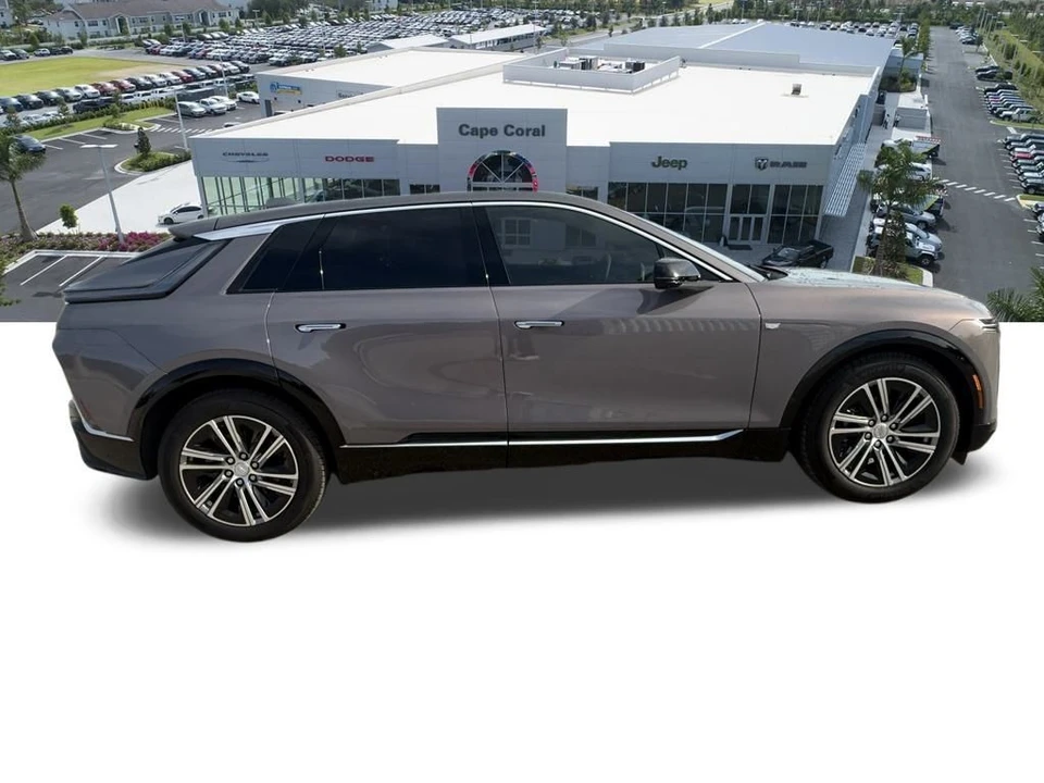 2025 Cadillac Lyriq - Image 3 of 12
