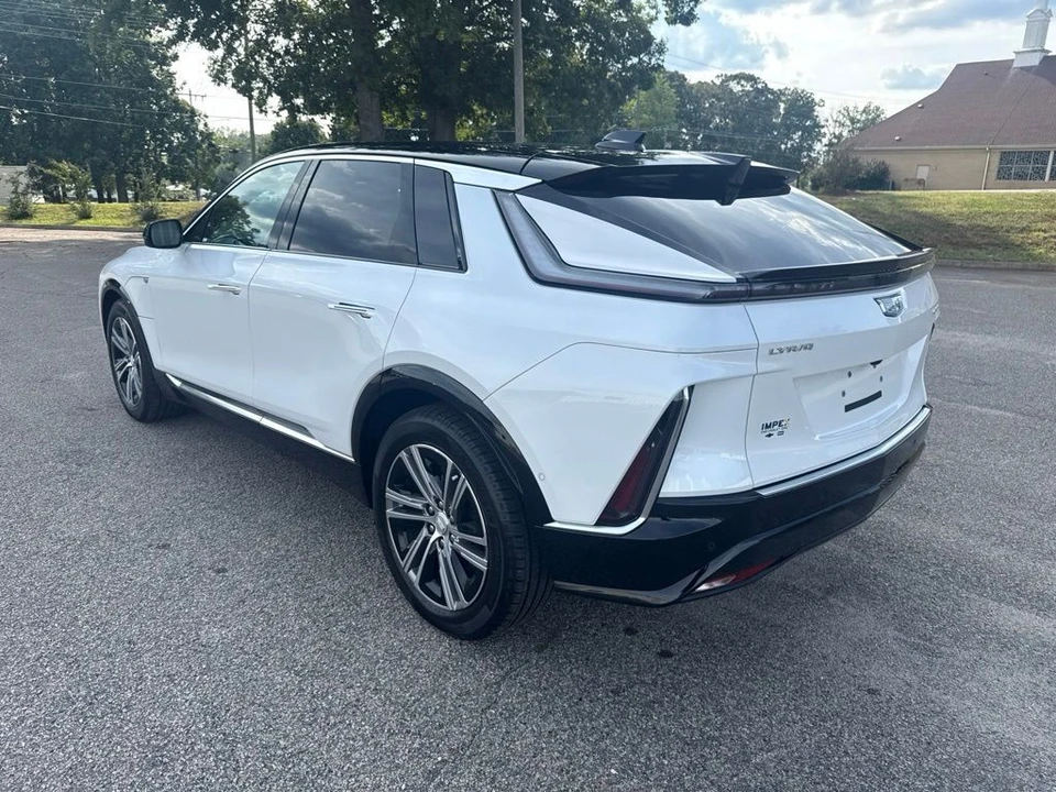 2025 Cadillac Lyriq - Image 4 of 31