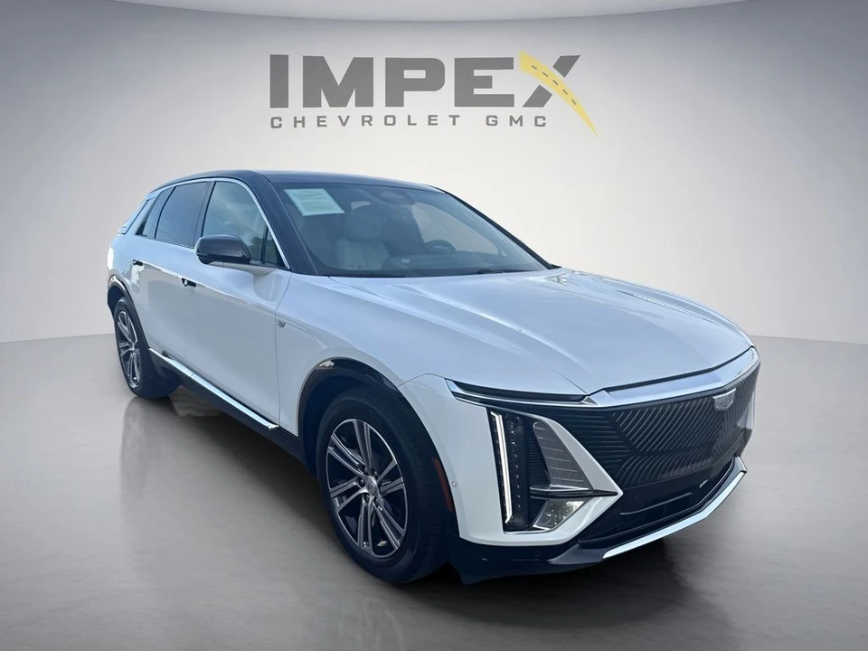 2025 Cadillac Lyriq - Image 8 of 31