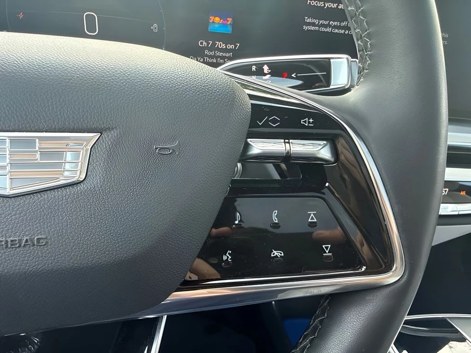2025 Cadillac Lyriq - Image 27 of 31