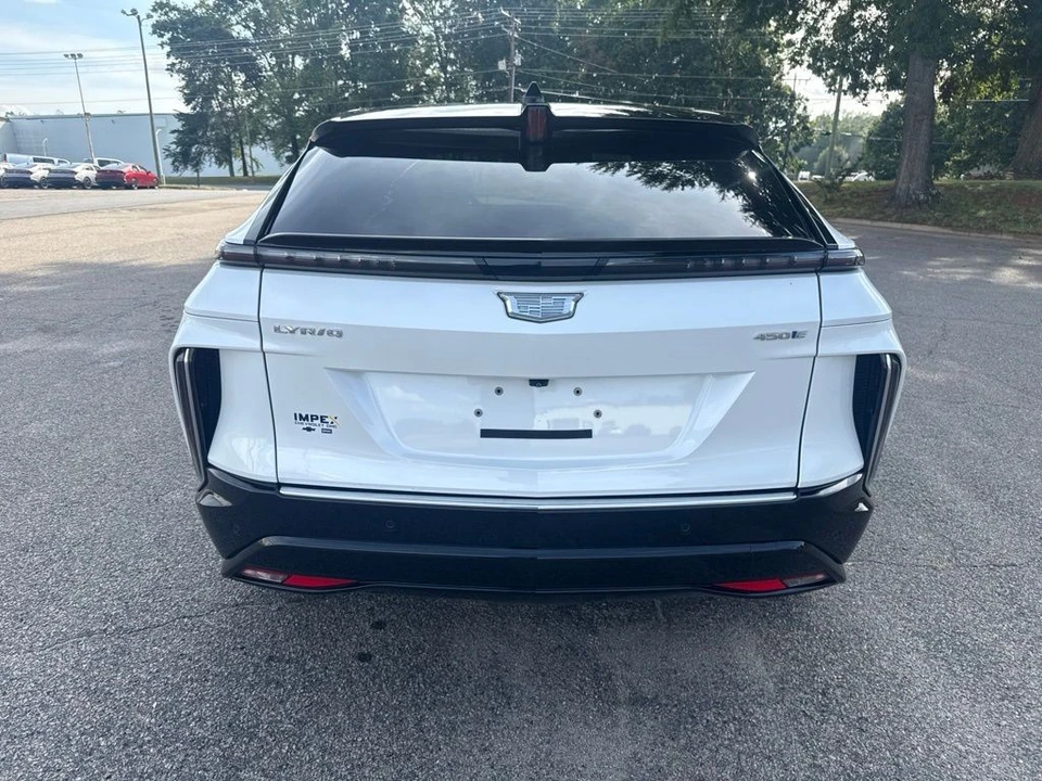 2025 Cadillac Lyriq - Image 5 of 31