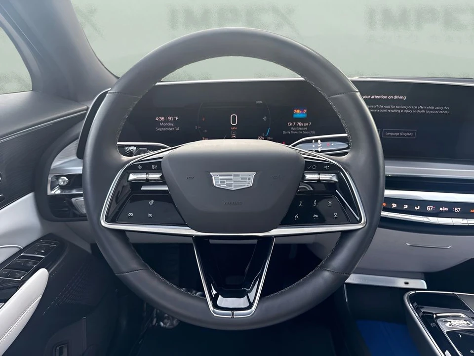2025 Cadillac Lyriq - Image 25 of 31