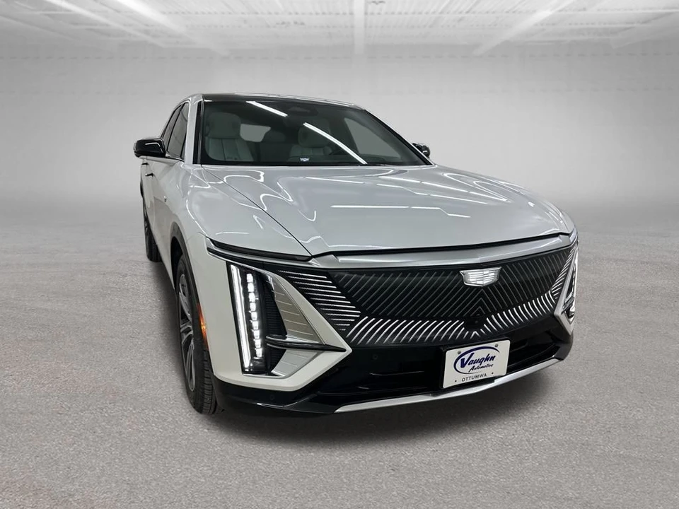 2025 Cadillac Lyriq - Image 2 of 21