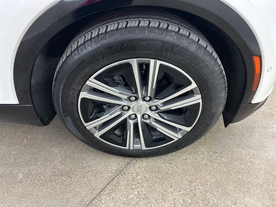 2025 Cadillac Lyriq - Image 13 of 21