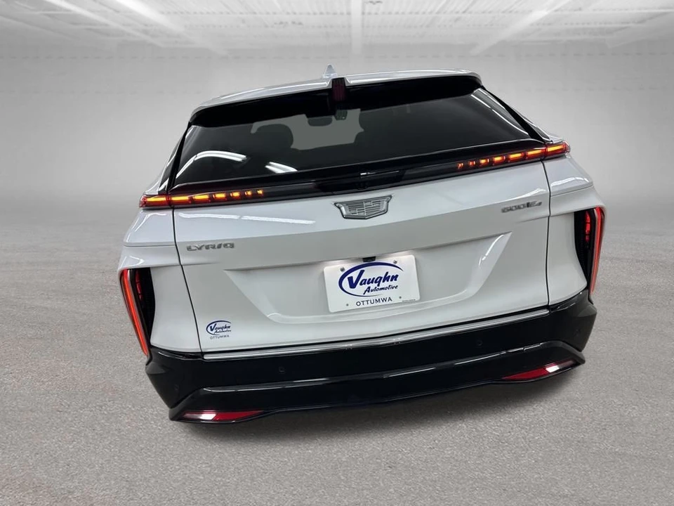 2025 Cadillac Lyriq - Image 9 of 12