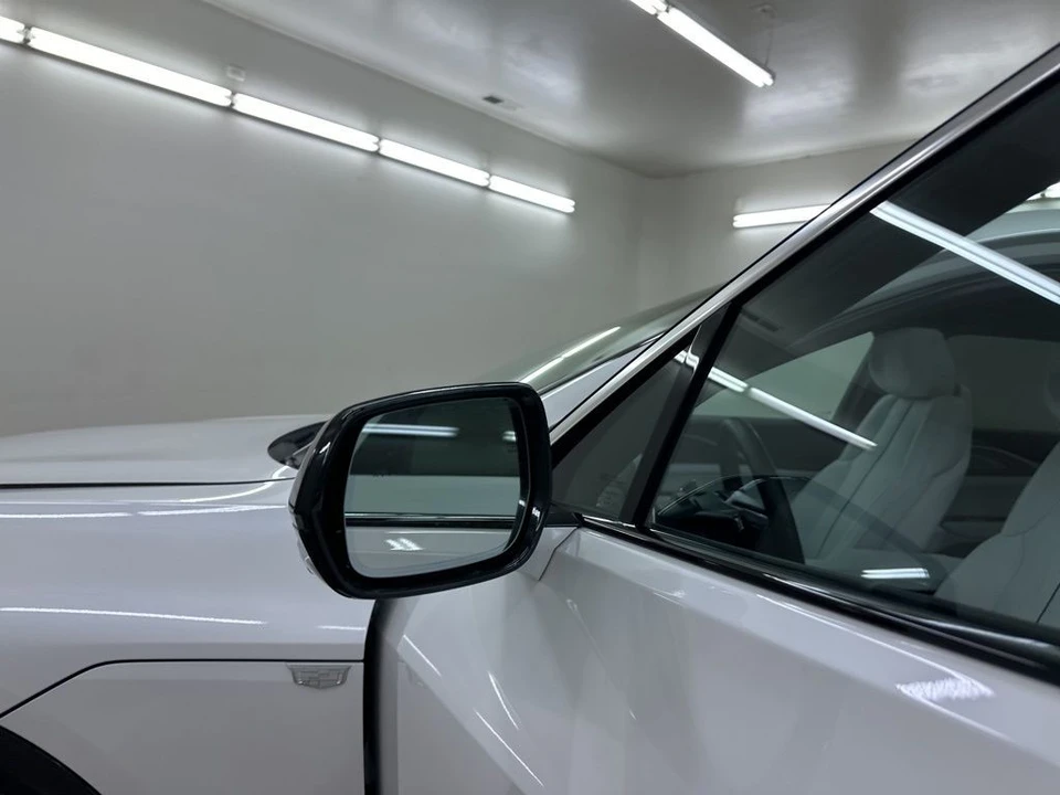 2025 Cadillac Lyriq - Image 15 of 21