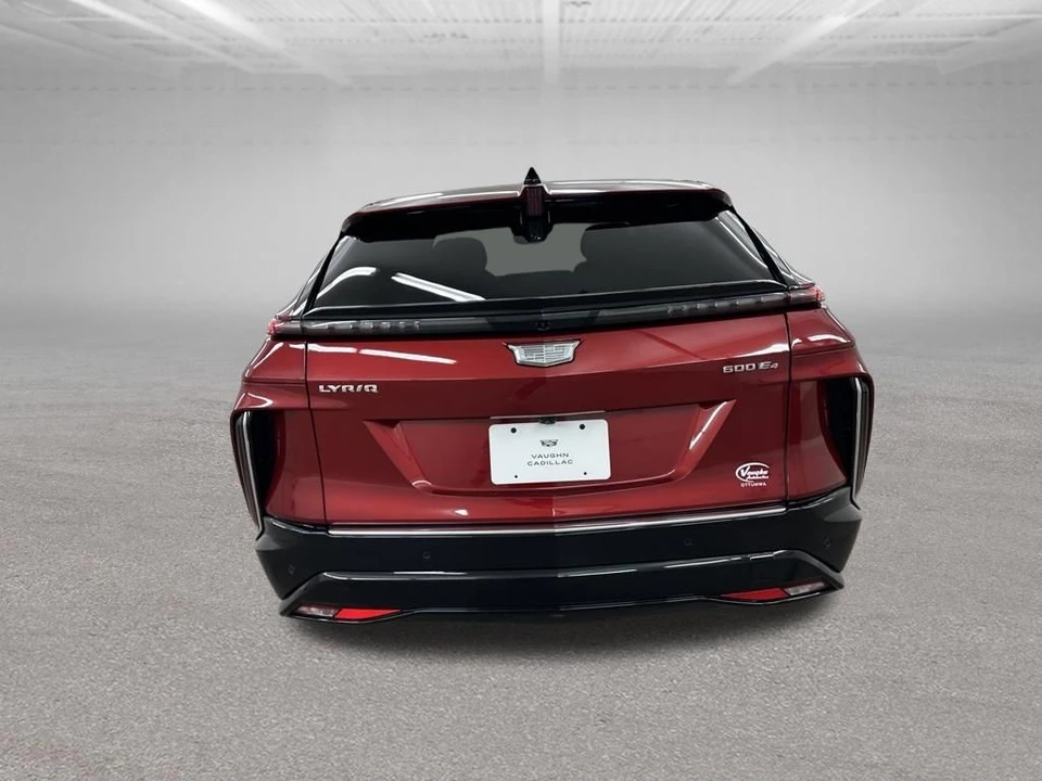 2025 Cadillac Lyriq - Image 9 of 31