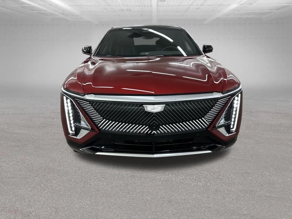2025 Cadillac Lyriq - Image 3 of 31