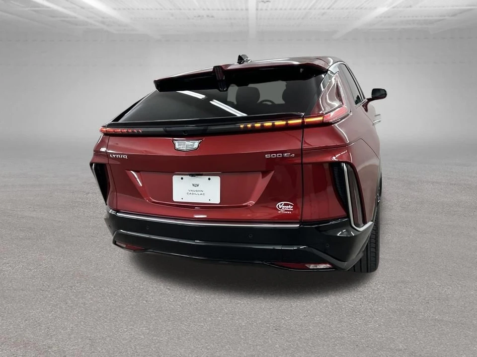 2025 Cadillac Lyriq - Image 10 of 31