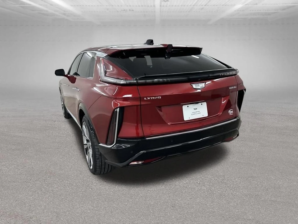 2025 Cadillac Lyriq - Image 8 of 31