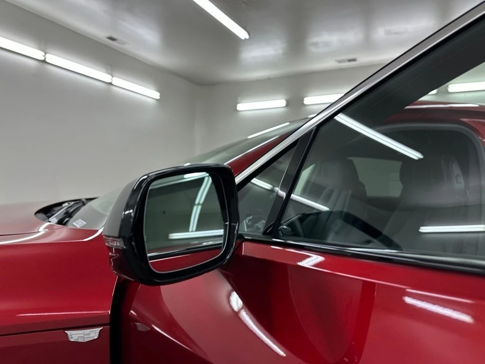 2025 Cadillac Lyriq - Image 15 of 31