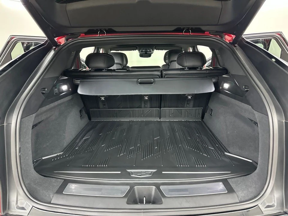 2025 Cadillac Lyriq - Image 26 of 31