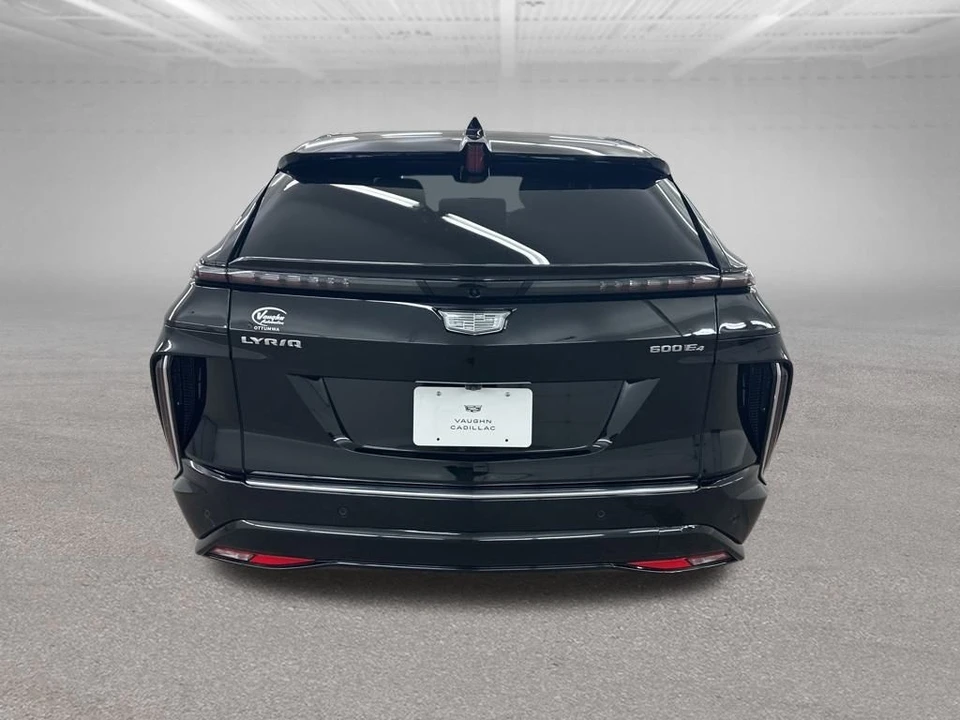 2025 Cadillac Lyriq - Image 9 of 12
