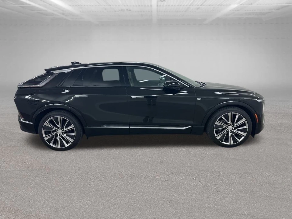 2025 Cadillac Lyriq - Image 12 of 12