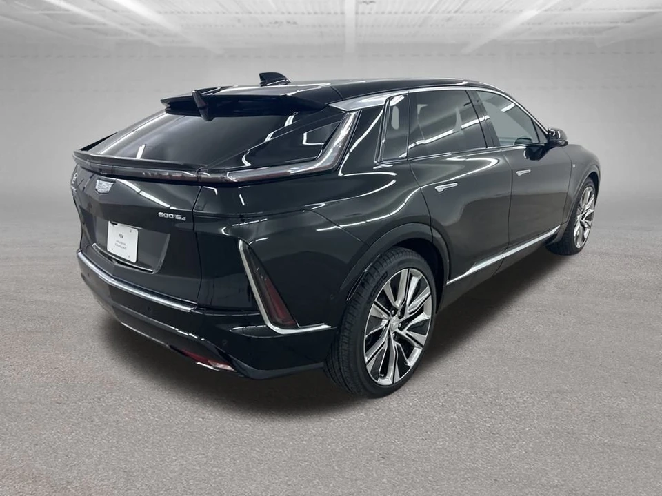 2025 Cadillac Lyriq - Image 11 of 12