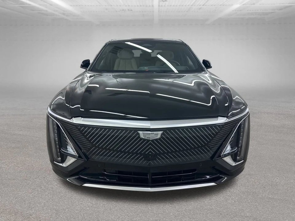 2025 Cadillac Lyriq - Image 3 of 12