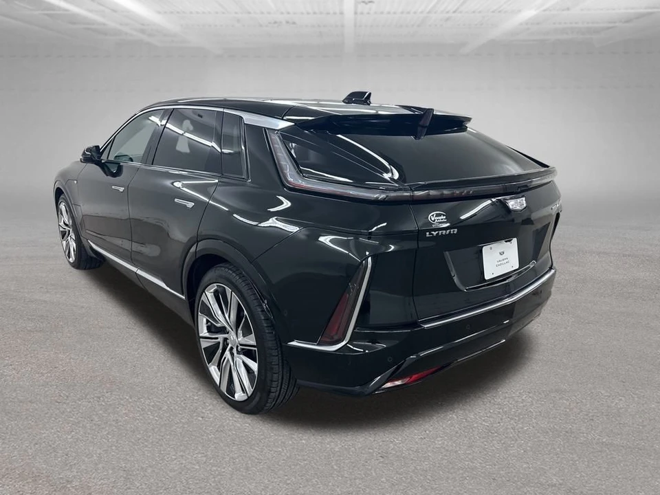 2025 Cadillac Lyriq - Image 7 of 12
