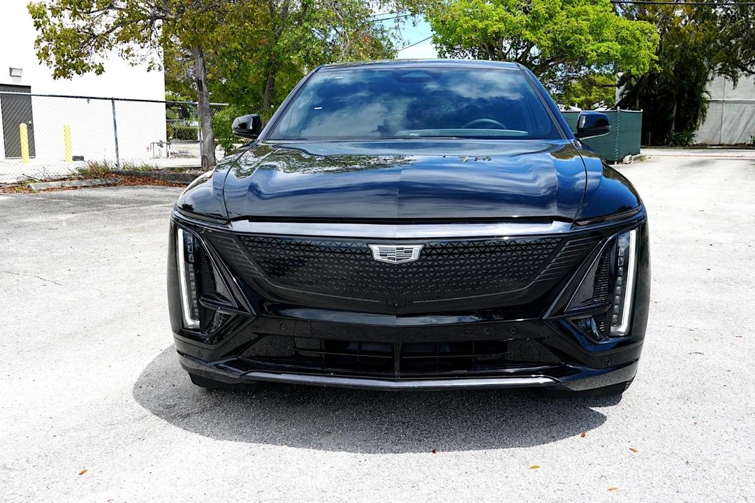 2025 Cadillac Lyriq - Image 5 of 21
